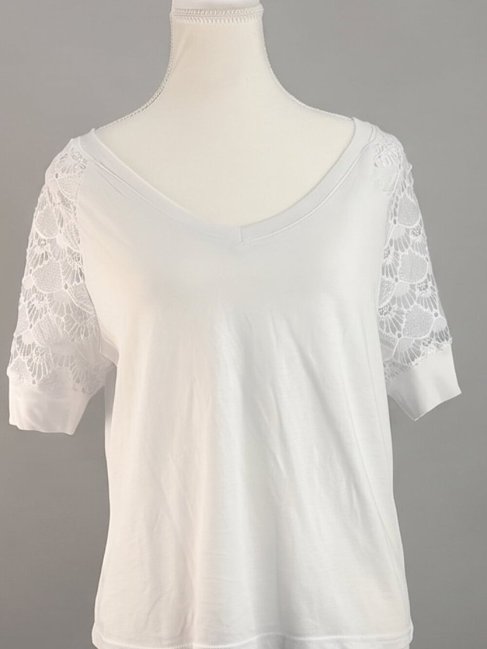 Gabby Isabella White Lace Sleeve V-Neck Top - Size XL
